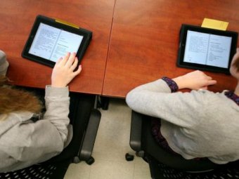 Школьников Лос-Анджелеса перевели с бумажных учебников на iPad
