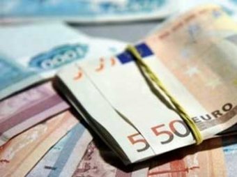 Эксперты предсказали новый августовский обвал рубля