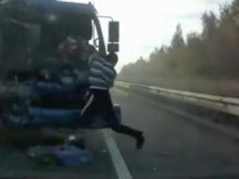 Видео о спасениях на русских дорогах стало хитом Интернета