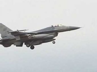 В небе над Аризоной взорвался боевой истребитель F-16