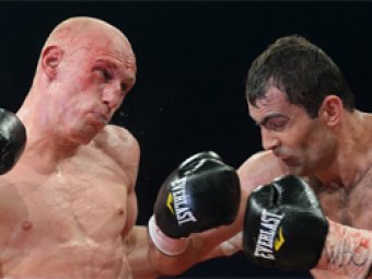 Чахкиев - Влодарчик: бой за звание чемпиона мира россиянин проиграл нокаутом