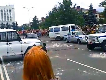 В Белоруссии милицейская "Газель" въехала в толпу