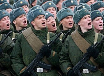 Каждое утро российского военного будет начинаться с пения гимна