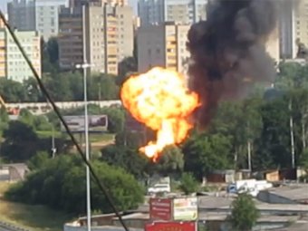 "Газель" с газовыми балонами устроила фейерверк взрывов на МКАД