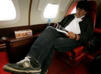 Из-за Сноудена Франция и Португалия закрыли свое небо для самолета президента Боливии