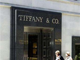 Вице-президента Tiffany обвиняют в хищении украшений на ,3 млн