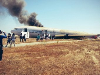 Момент крушения Boeing-777 в Сан-Франциско попал на видео (ВИДЕО)