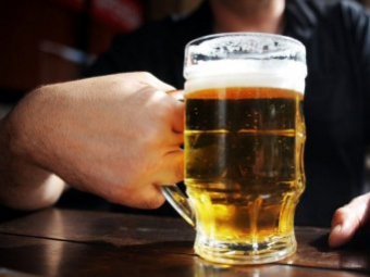 В Испании победитель пивного конкурса выпил 6 литров пива за 20 минут и умер