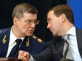 Генпрокуратура сочла неэффективной идею Медведева о наказании рублем за коррупцию