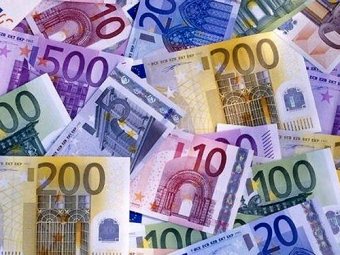 Евро впервые с 2009 года преодолел 44 рубля