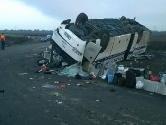 На Ставрополье перевернулся пассажирский автобус: 1 погибший, 29 пострадавших