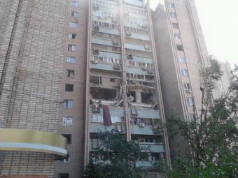 В многоэтажеке в Луганске прогремел взрыв: есть жертвы