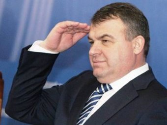 СМИ: прокуратура простила Сердюкову незаконную продажу леса и озера