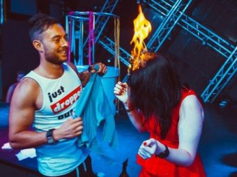 В воронежском клубе девушке подожгли волосы за 2000 рублей