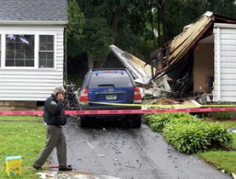 В США самолет бывшего вице-президента Microsoft упал на жилые дома: есть жертвы