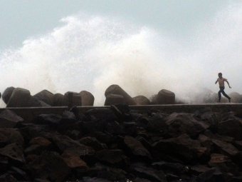 Тайфун "Вутип" потопил три китайских суда, 74 человека пропали без вести