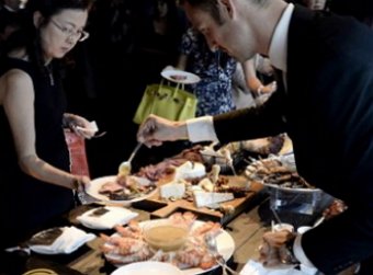 Журналисты в первый день саммита съели 26 тонн продуктов