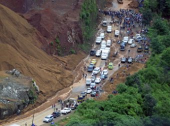 Автобус упал в ущелье в Гватемале, 35 человек погибли, еще 50 ранены