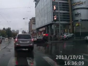 В Нижнем Новгороде блондинка на Porsche Cayenne убила майора полиции