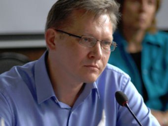 В Сети появилось видео, на котором Шойгу отказался пожать руку Рыжкову