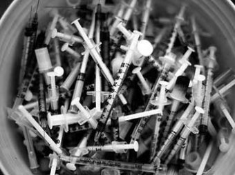 ФСКН записала в наркоманы 6% населения России