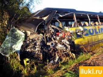 В Псковской области столкнулись два автобуса: 9 погибших, 22 раненых