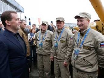 Дмитрию Медведеву в Тагиле показали русского "Терминатора"
