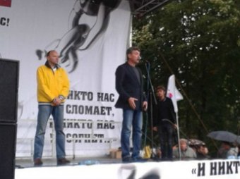 В Ярославле Немцов подрался после митинга с местным жителем