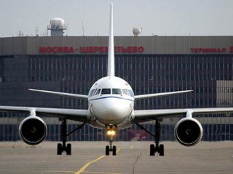 СМИ: в "Шереметьево" шесть лет стоит самолет с 20 ничейными млрд евро