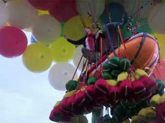 Американец попытался перелететь Атлантику на воздушных шариках