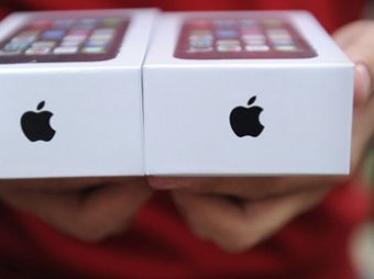 В России стартовали продажи новых iPhone 5S и 5C