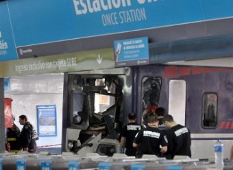 Обнародованы кадры крушения поезда на вокзале Буэнос-Айреса