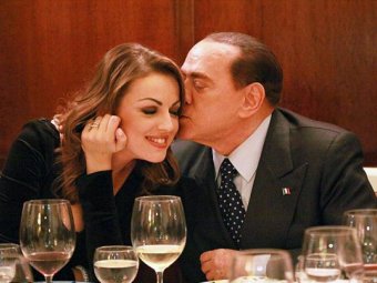 СМИ: невеста Берлускони оказалась лесбиянкой