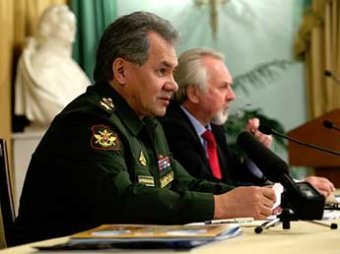 Шойгу пообещал солдатам душевые кабинки и шведский стол в частях