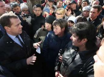 Медведев назвал издевательством над людьми ситуацию в зоне паводка на Дальнем Востоке