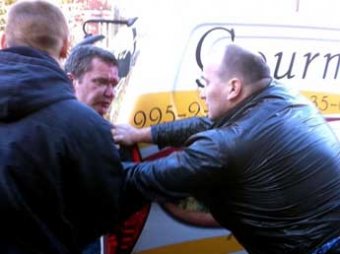 Кикбоксера и его брата заподозрили в нападении на машину главы "Росбалта"