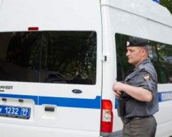 В Москве 40 человек в масках с травматикой и нунчаками напали на офис