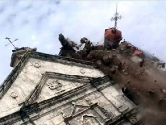 На Филиппинах туристы сняли на видео страшный момент разрушения церкви во время землетрясения