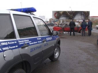 В Омске бомж заживо сгорел внутри рекламного автомобиля
