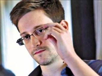 Экс-сотрудник ЦРУ Эдвард Сноуден нашел работу в России