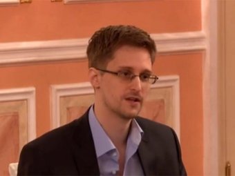 Сноуден заявил, что не привозил в Россию секретных материалов спецслужб США