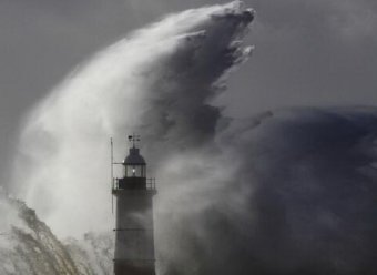 В Британии издеваются над самым страшным за последние 25 лет штормом "Святой Иуда"