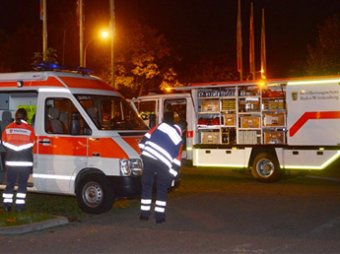 В Германии налетчик в закусочной захватил 12 заложников и угрожает взрывом