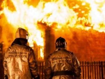 Трое детей погибли и пятеро пострадали при пожаре в частном доме под Челябинском