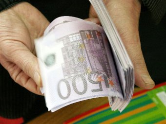 Курс евро впервые за четыре года превысил 45 рублей