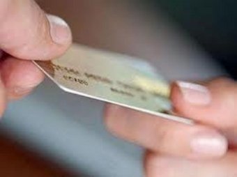 Новый закон: банки смогут не возвращать клиентам украденные с карт деньги