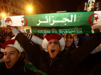 Алжир праздновал прохождение на ЧМ-2014 по футболу, есть жертвы