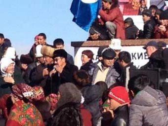 В киргизском городе Оше оппозиция пыталась взять штурмом здание администрации