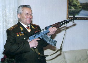 Умер легендарный создатель автомата Калашникова Михаил Калашников