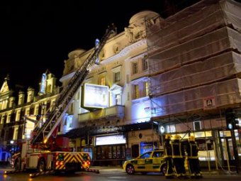 В театре Лондона обрушился потолок: 88 пострадавших